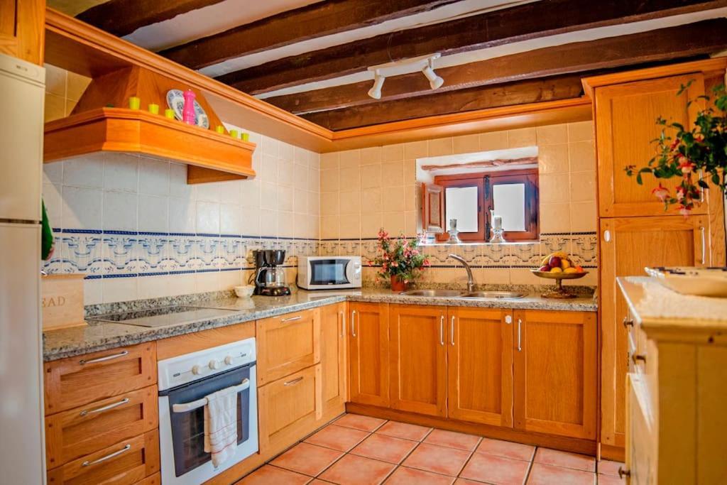 Casa Del Algarrobo Villa Canillas de Aceituno Luaran gambar